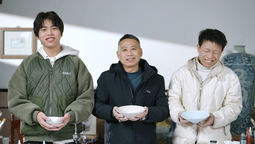 澳门今晚必中一肖一码2025,强尼银手coser遇到甲亢哥,广泛的解释落实方法分析_iosV4.73